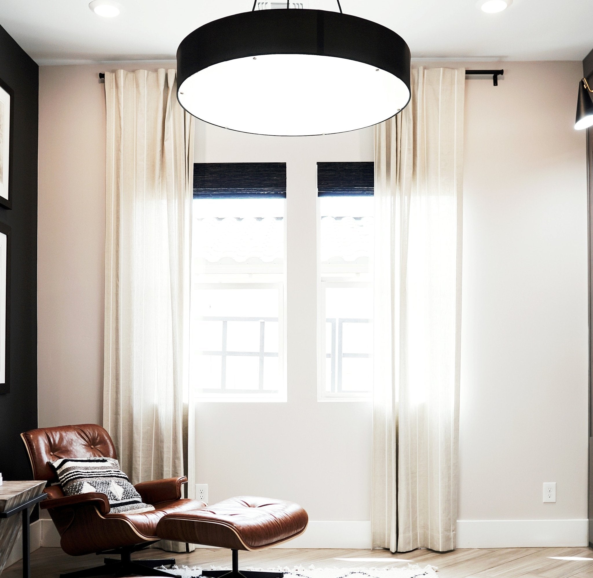7 Tips on How You can Make a Small Room Look Bigger - The Artment