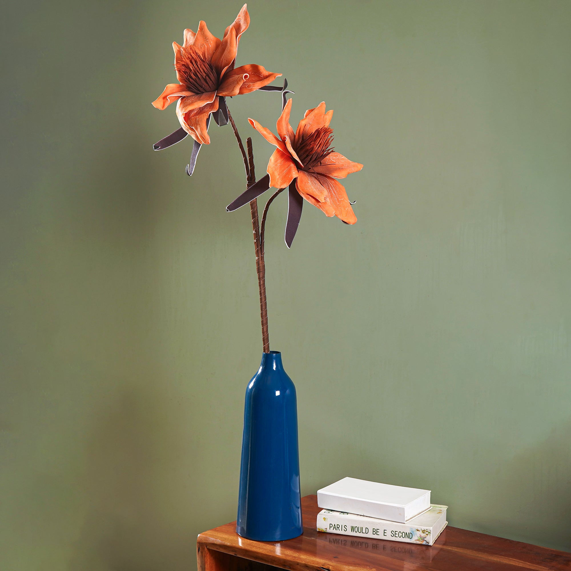 Amaryllis Whisper - The Artment