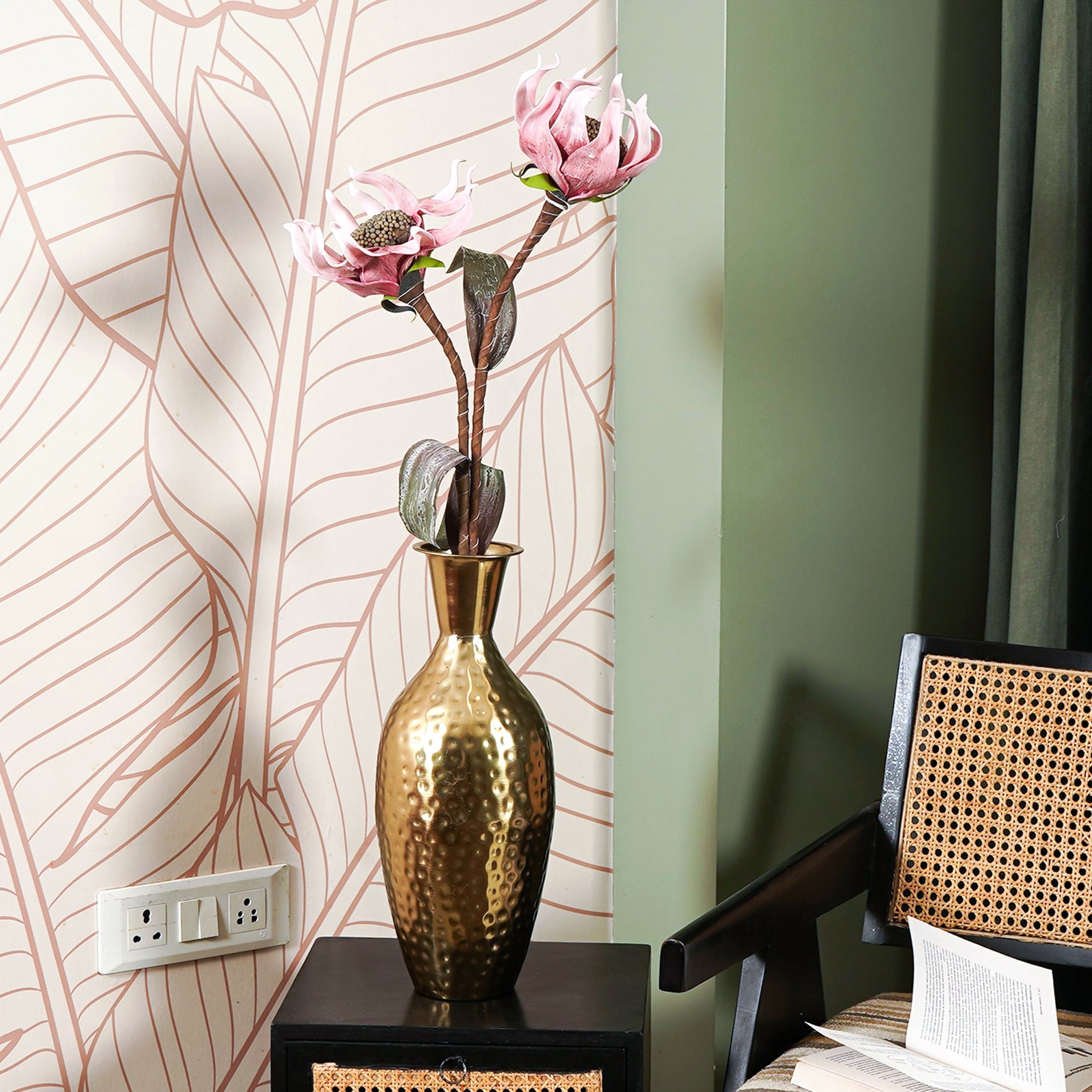 Dahlia Blossom - The Artment